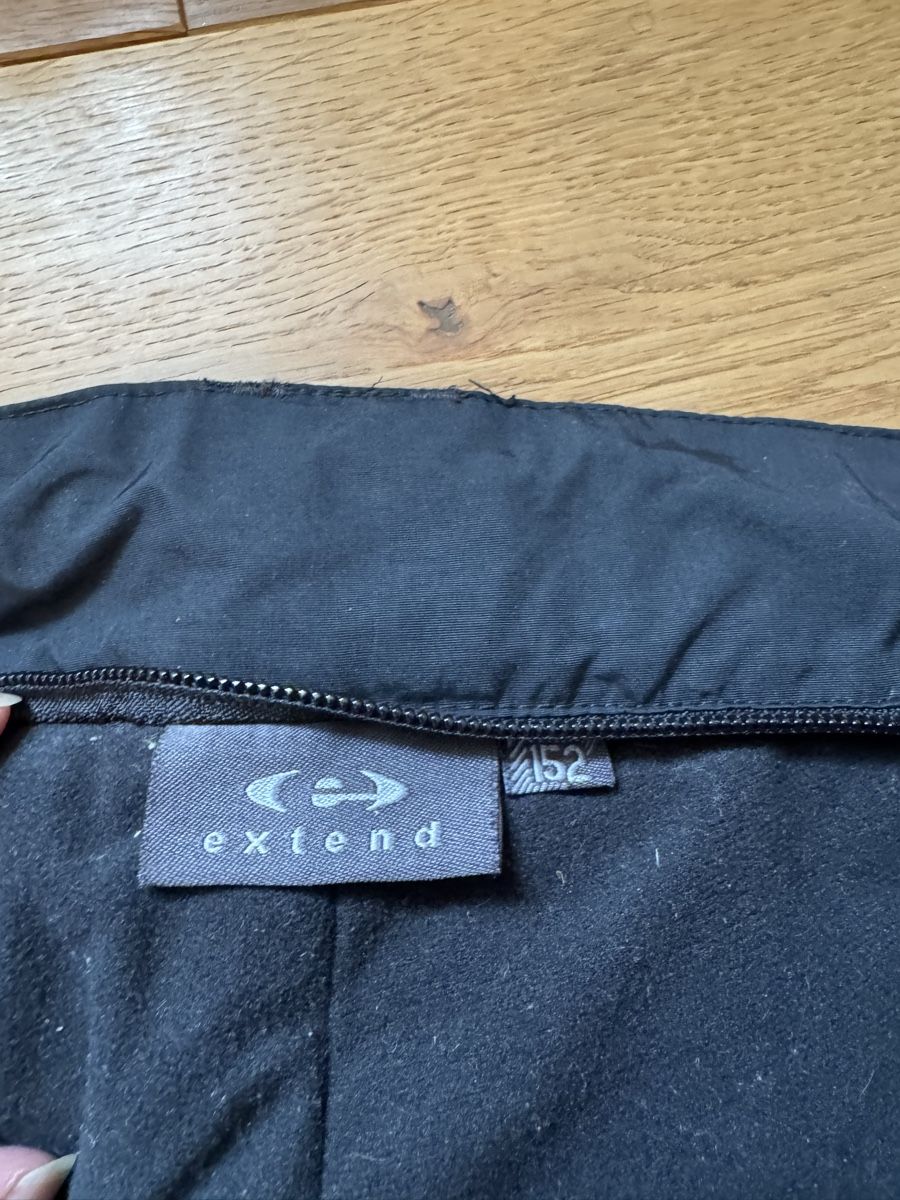 Pantaloni: Skihose Extend 152 – Usato da Bern venduto da YoungBoy02 4