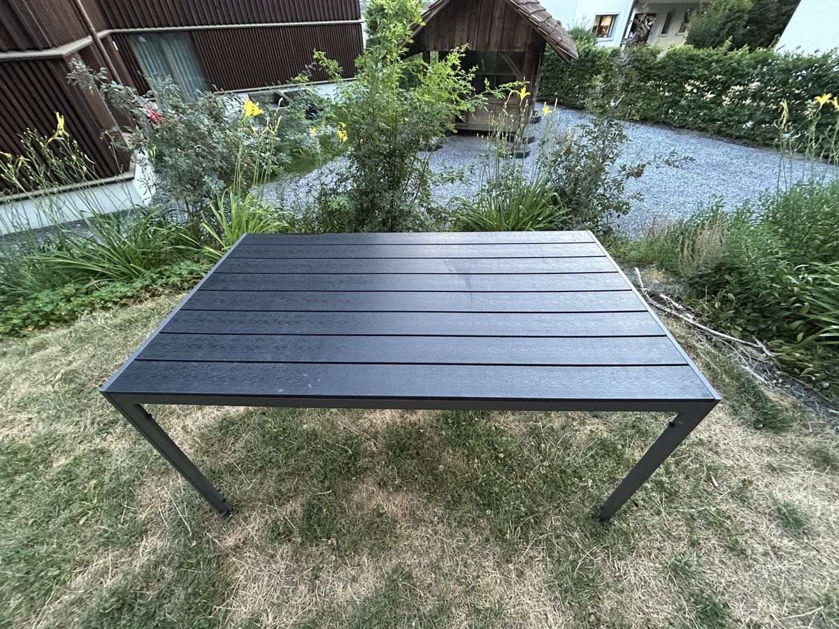 Tische: Gartentisch Schwarz/Grau – Gebraucht aus Mettmenstetten von tomaicg