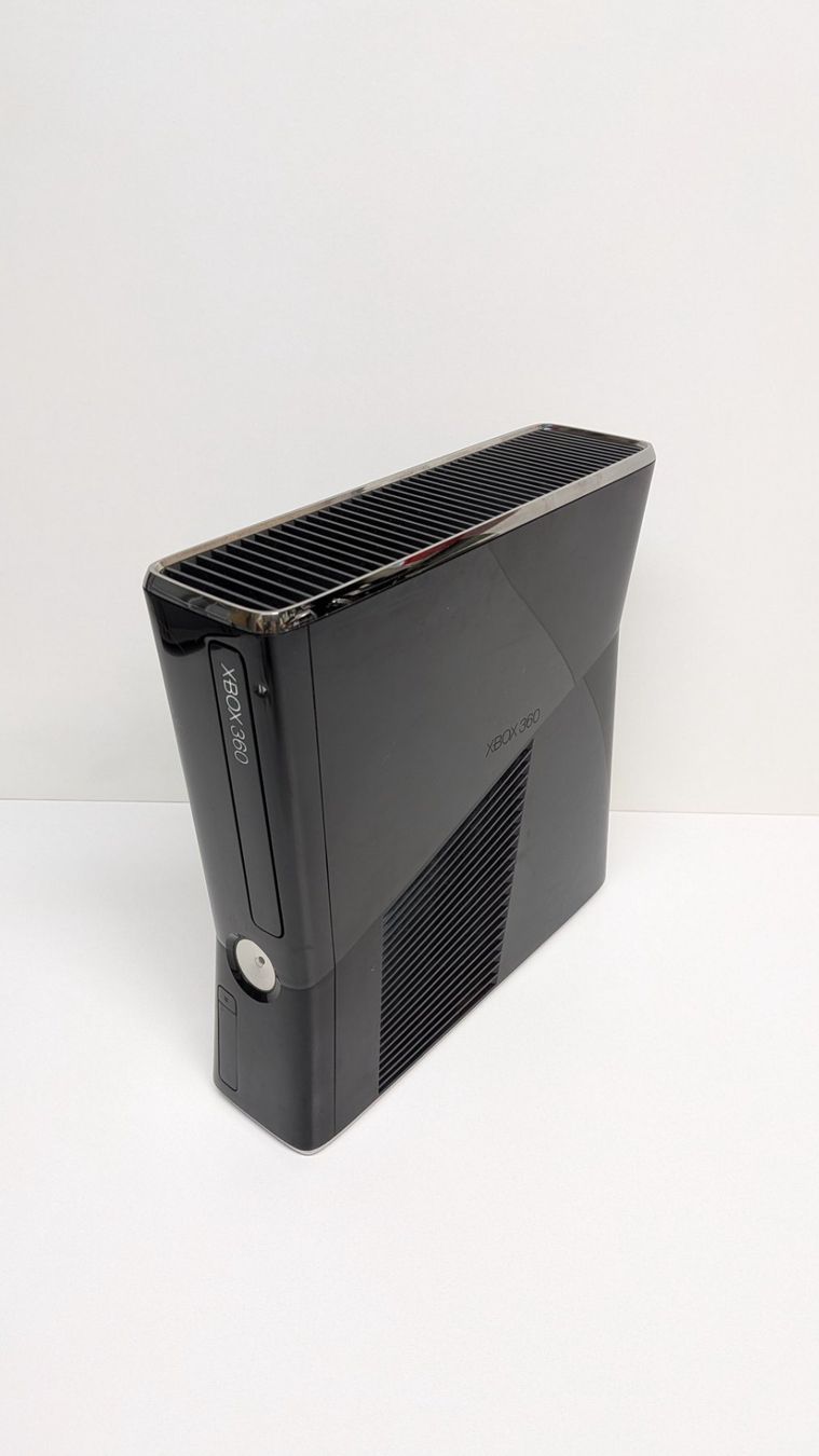 Microsoft Konsolen: Microsoft Xbox 360 S inkl. 2 Controller – Gebraucht aus Menziken von mame18 3