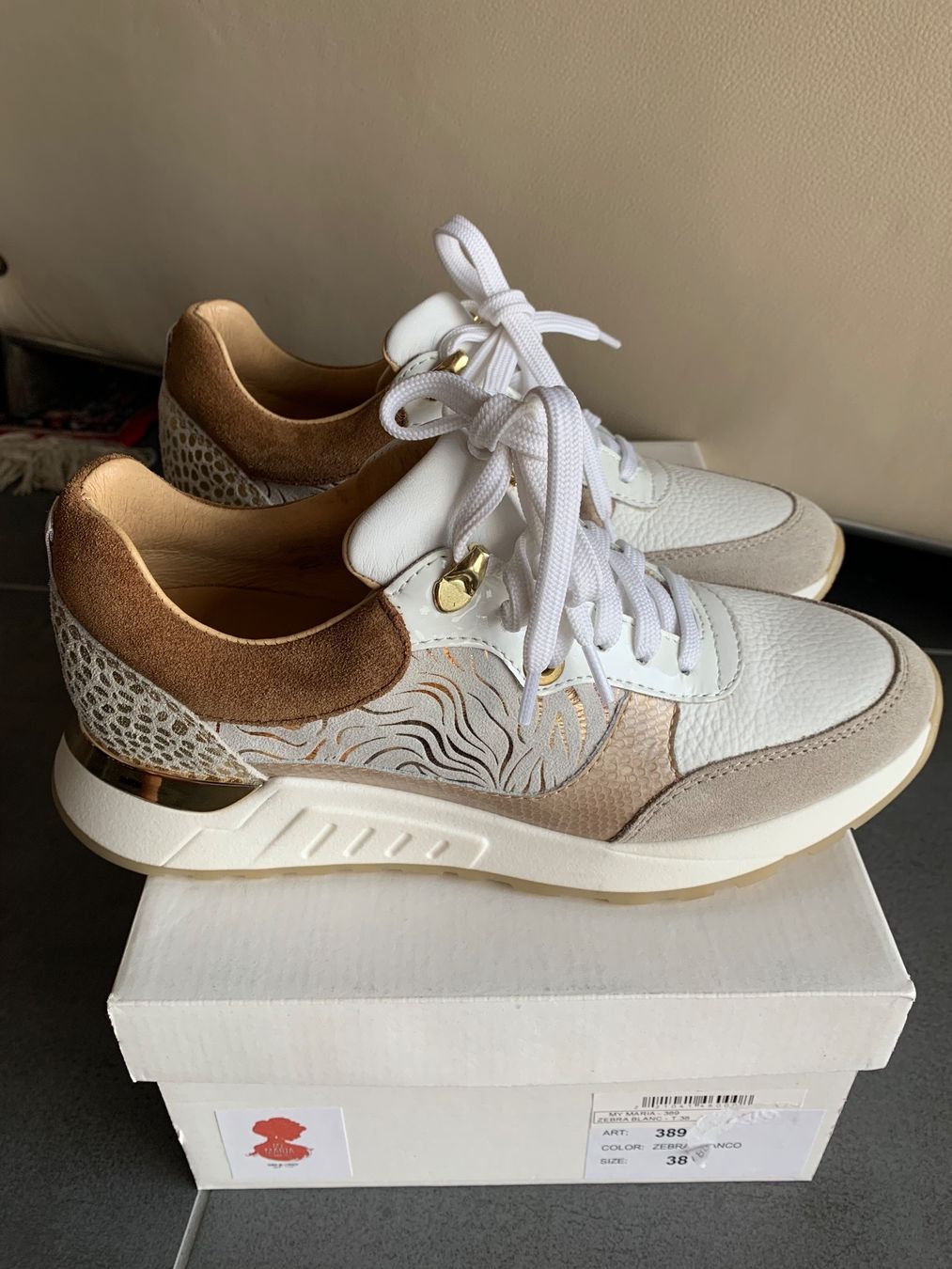 Scarpe da donna: Baskets neuves 38 en cuir – Nuovo e nell'imballaggio originale da Saignelégier venduto da teres27