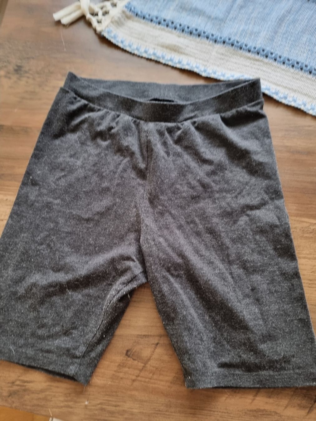 Pantaloni: Damen Veloshorts Dunkelgrau Grösse  – Usato da Altstätten SG venduto da melii._.98