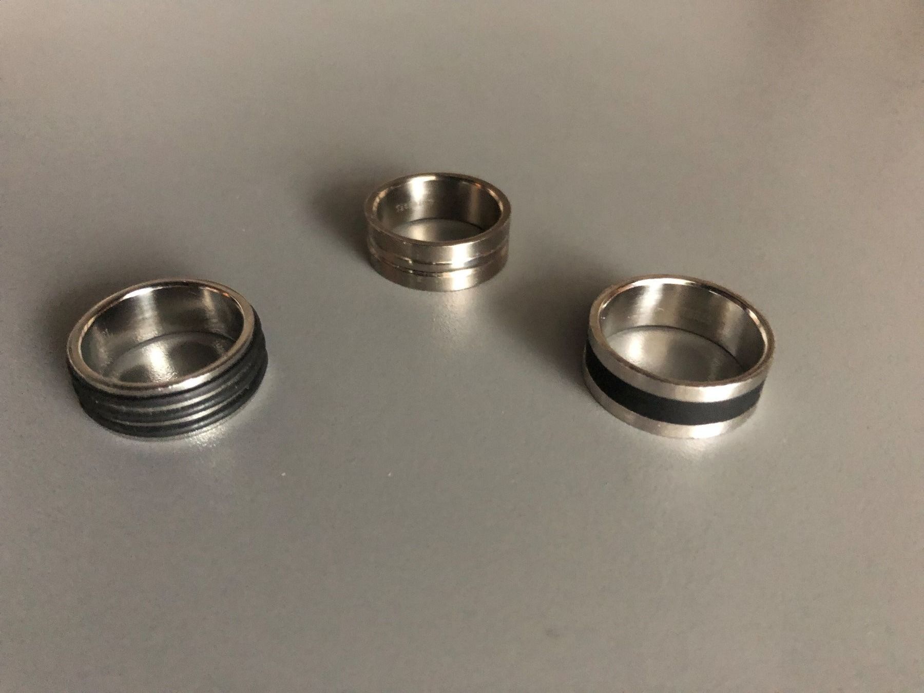 Sonstiger Schmuck: Set aus Halskette versilbert und drei Ringen – Gebraucht aus Luzern von Roger3022 3
