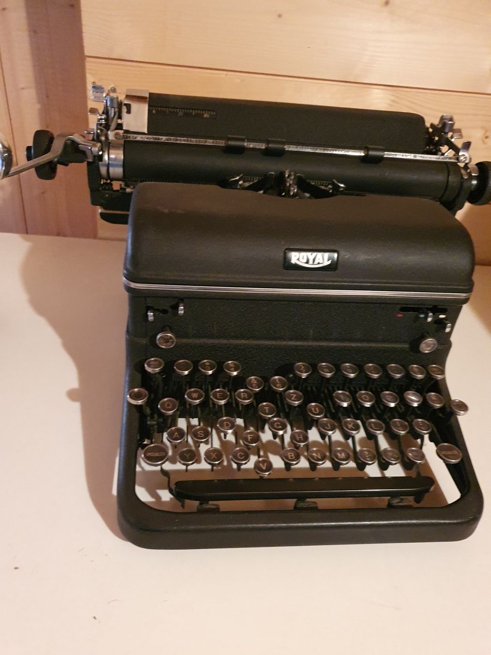 Macchine da scrivere: Antike, revidierte Schreibmaschine – Nuovo (secondo la descrizione) da Frutigen venduto da jue_ng9d
