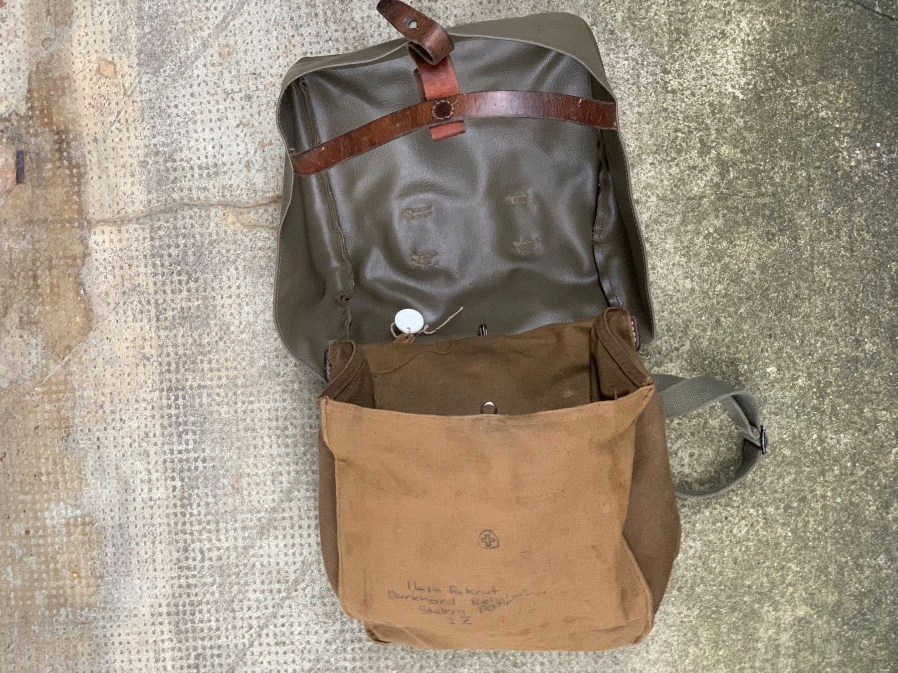 Schweizer Armee Borse: Militärtasche Schweizer Armee – Usato da Langenthal venduto da Ginli28 1