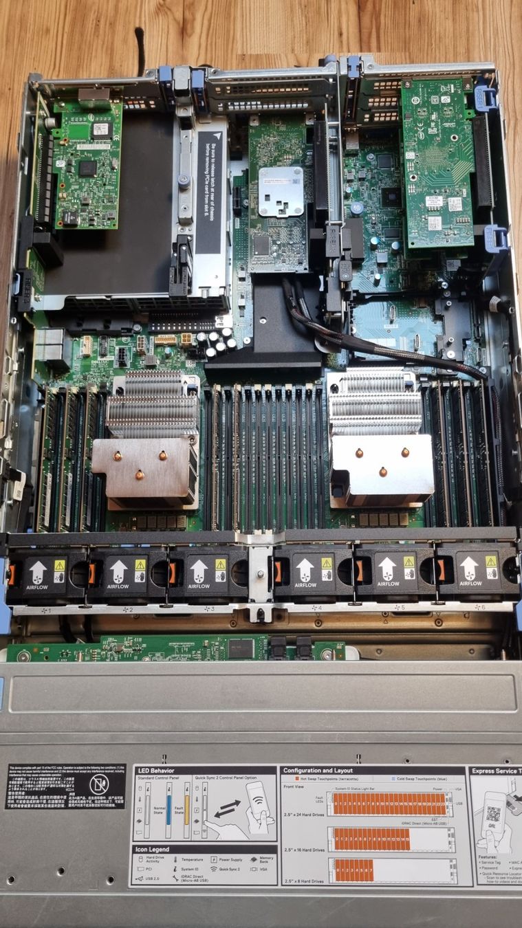 Dell Server: DELL EMC PowerEdge R740 Server gebraucht – Gebraucht aus Waldkirch von yan_28mr 2