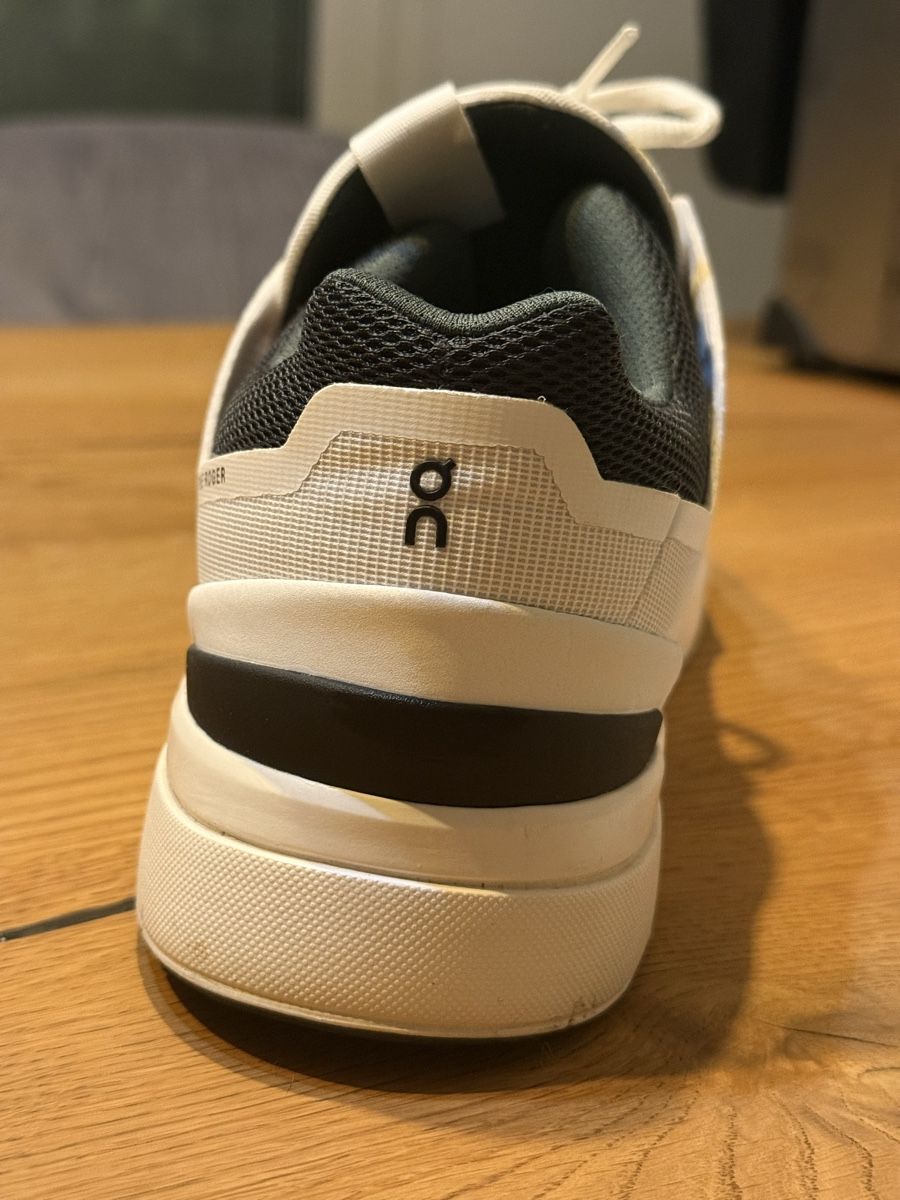 On Chaussures hommes: ON - The Roger 42.5 – D'occasion à Bützberg par Janick77 2
