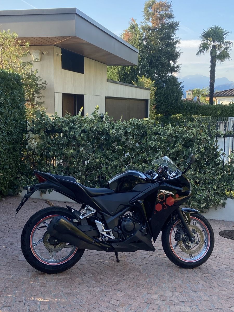 Honda Strada: Honda CBR 250 RA ABS – Usato da Montagnola venduto da Rickuz 1