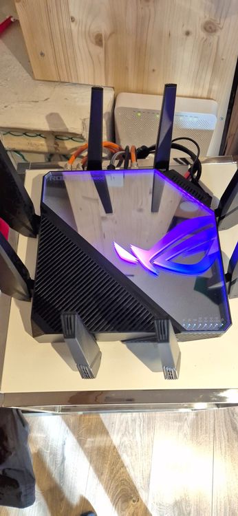 ASUS ROG Rapture GT-AXE16000 Router (Gebraucht) in Urtenen-Schönbühl ...