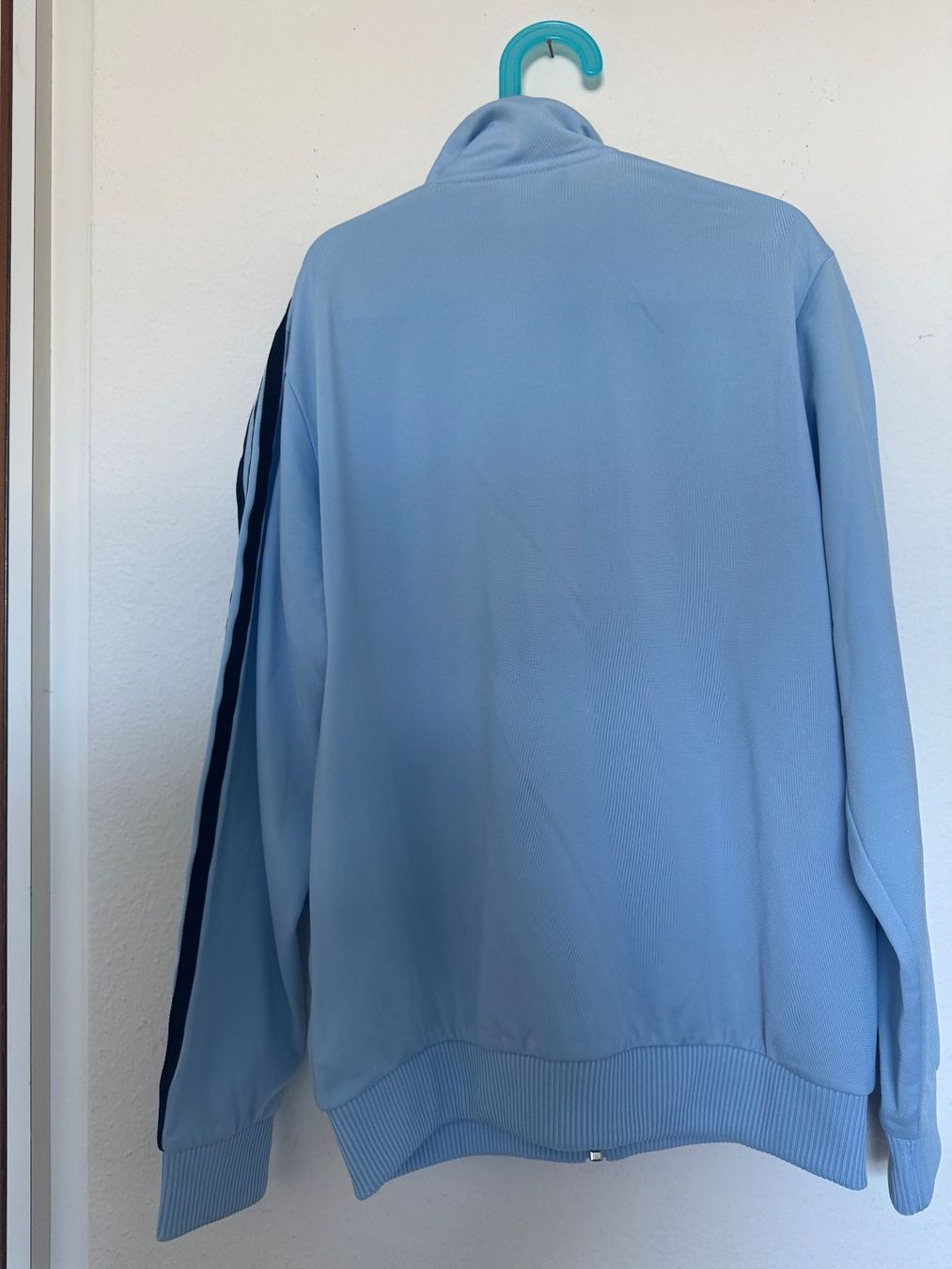 Kleiderpakete & -sets: Ensemble Training Adidas bleu clair 11-12ans – Gebraucht aus Chatelaine von lae_7h8n 1