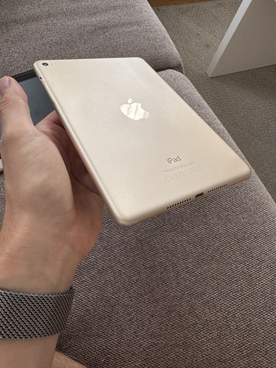 Apple Tablettes PC: iPad Mini 4, Gold, Apple, mit Hülle & Zubehör – D'occasion à Baar par Tailanjet 1