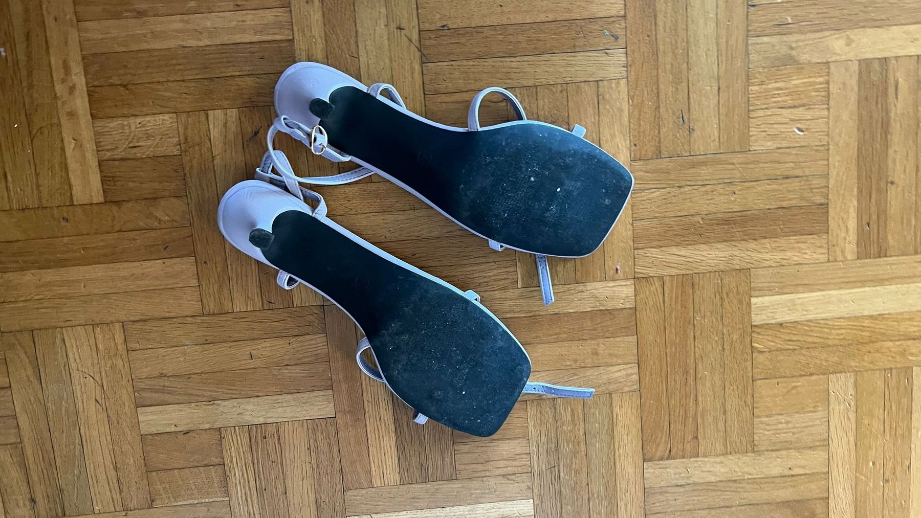 Carte da parati: Sandalen – Usato da Zollikon venduto da eur_p7wf