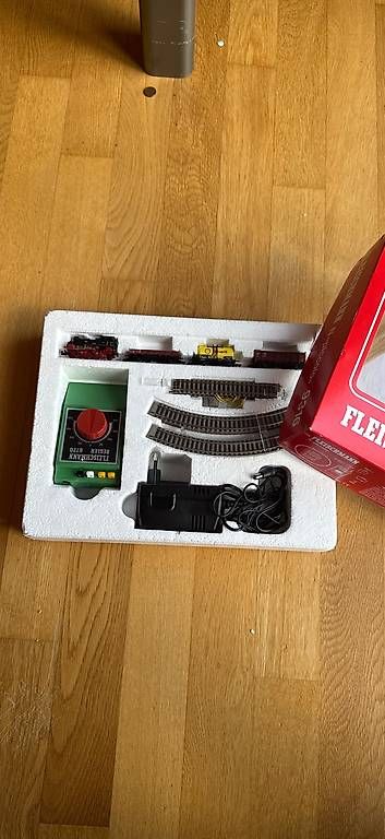 Modellini di ferrovie: Piccolo Startset mit Schotterbettgleis – Usato da Dornach venduto da jon_687v 2
