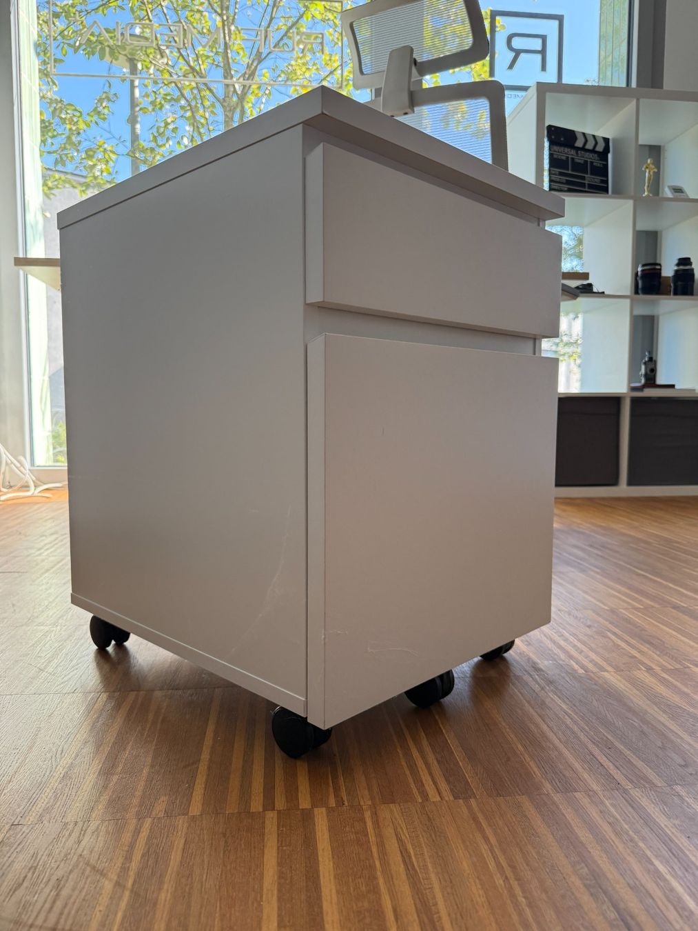 Ikea Banconi: Weisser IKEA Rollcontainer mit 2 Schubladen – Usato da Horgen venduto da Fabel4me
