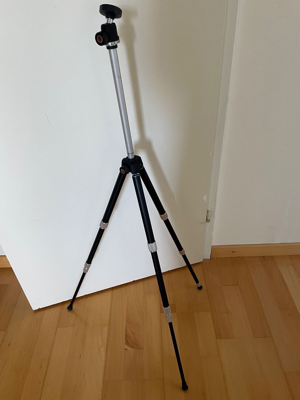 Treppiedi & Teste: Stativ Cullmann – Usato da Münchenstein venduto da Kapris