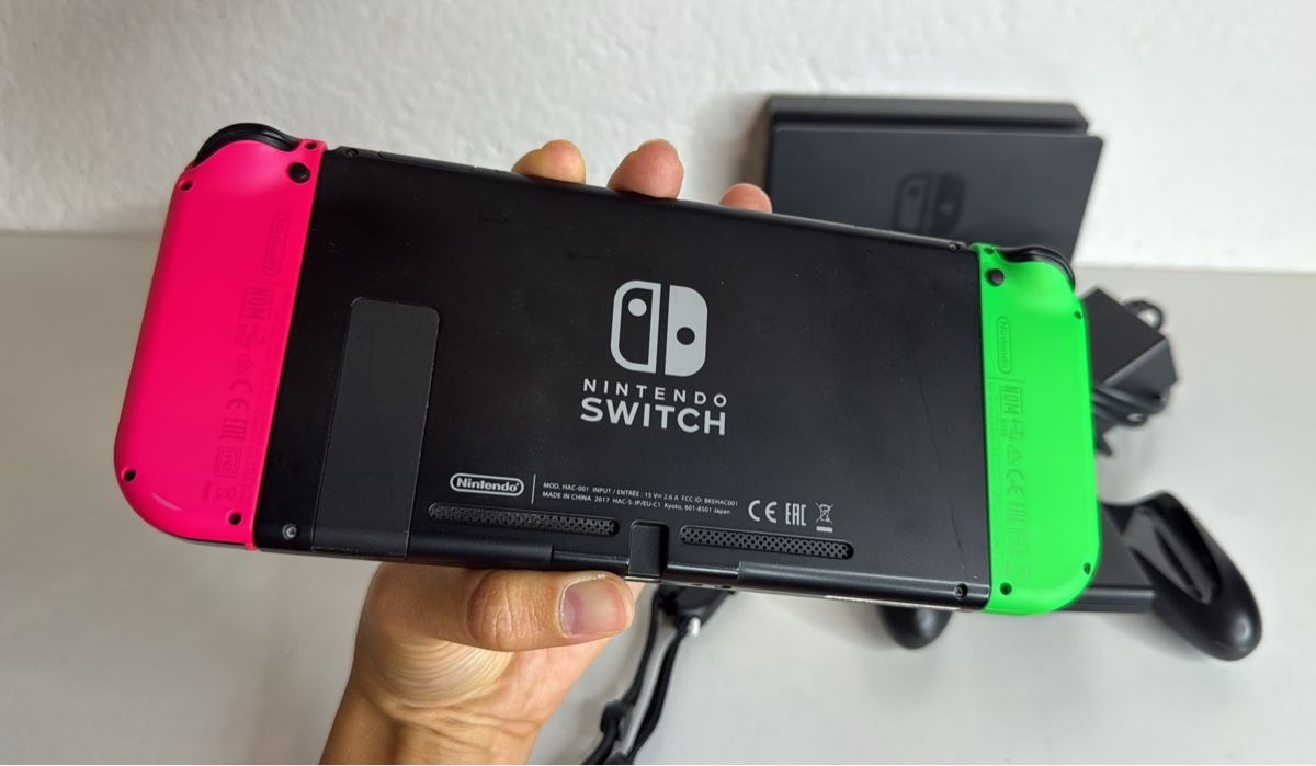 Nintendo Konsolen: Nintendo Switch Console with Accessories 🎮 – Gebraucht aus Ehrendingen von bubulence 2