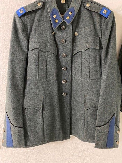 Schweizer Armee Uniformen: UNIFORM  CH ARMEE – Gebraucht aus Chur von  1