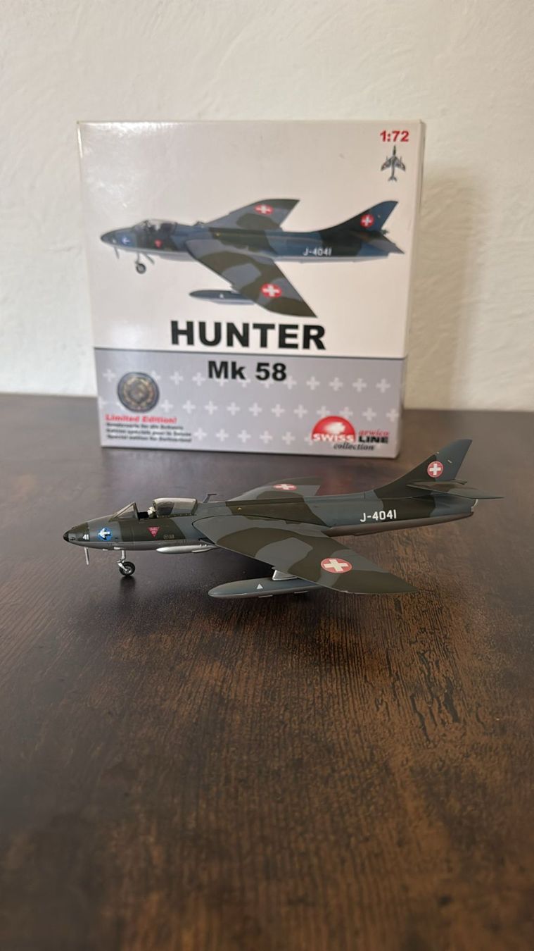 Schweizer Armee Modellbausätze & Standmodelle: Hawker Hunter MK58 Metallmodell 1:72 – Gebraucht aus Effretikon von jazz.pi