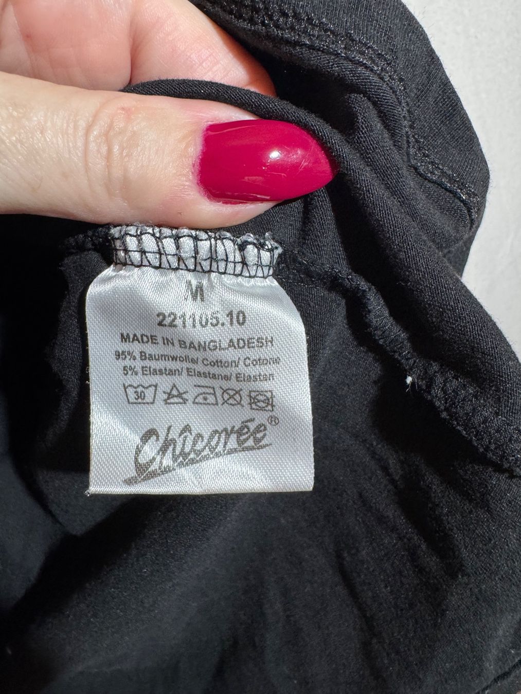 T-Shirts: Schwarzes T-Shirt von Chicoree Gr. M – Gebraucht aus Grosswangen von SALE_SALE_SALE 2