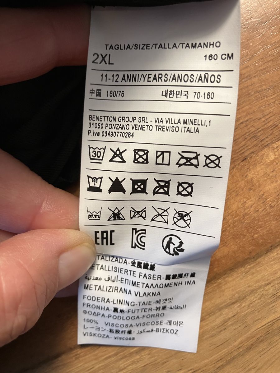 Benetton Vestiti & Gonne: Schwarzes Samtkleid Benetton 2XL 160 cm – Usato da Schmerikon venduto da Martina8716 3
