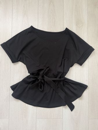 Damen Bluse schwarz mit Bindegürtel guter Zustand