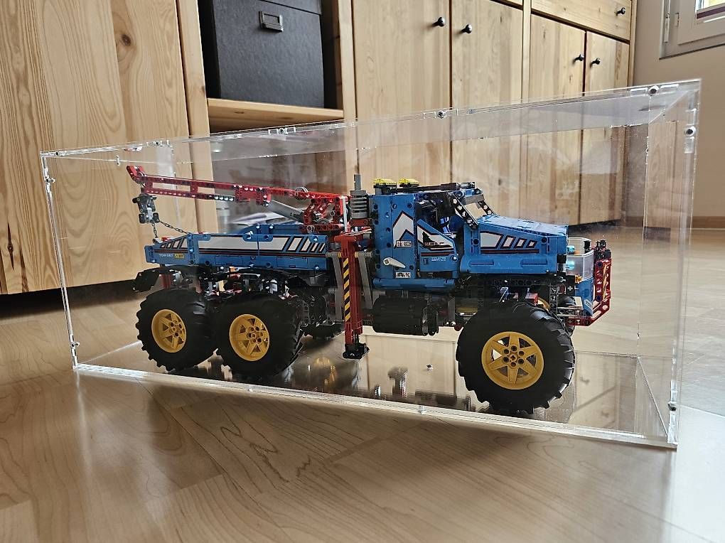 Jeux de construction: 2x Lego Technic inkl. 1x Plexiglasvitrine – D'occasion à Wildegg par Dragon81 2