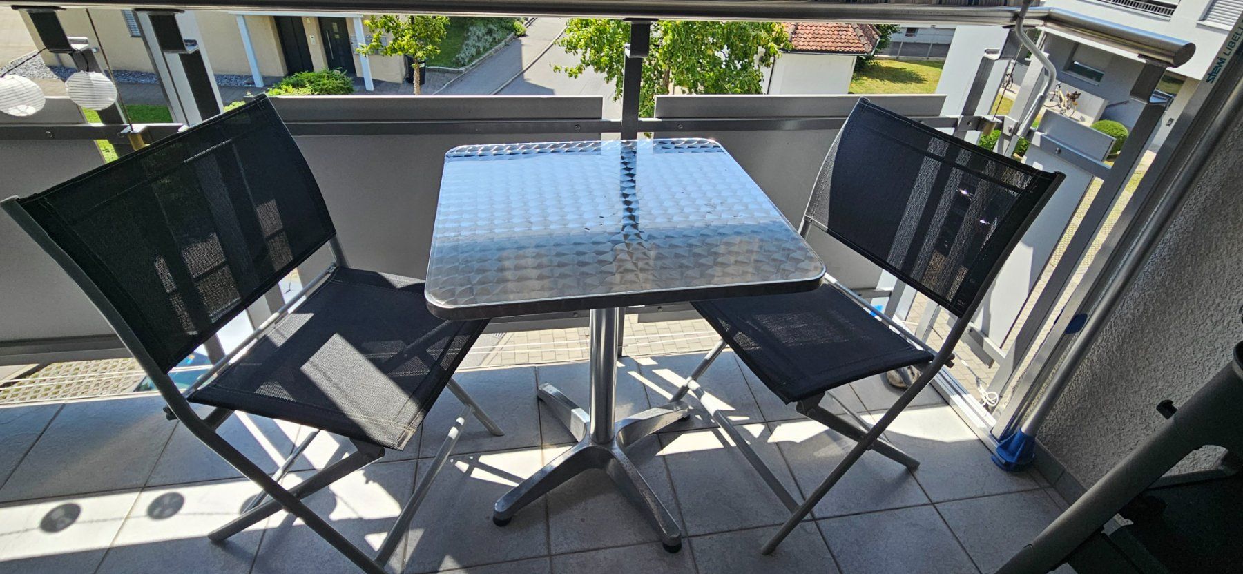Tische: Kleiner Gartentisch mit 2 Stühlen – Gebraucht aus Ebikon von Urs_lebt