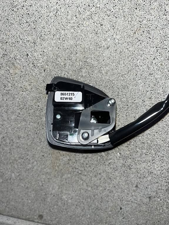 Volvo Alle Autoersatzteile: Volvo RTI Lenkrad-Knöpfe / Schalter - Grau - Originalteil - – Neu (gemäss Beschreibung) aus Bischofszell von VolvoT5 2