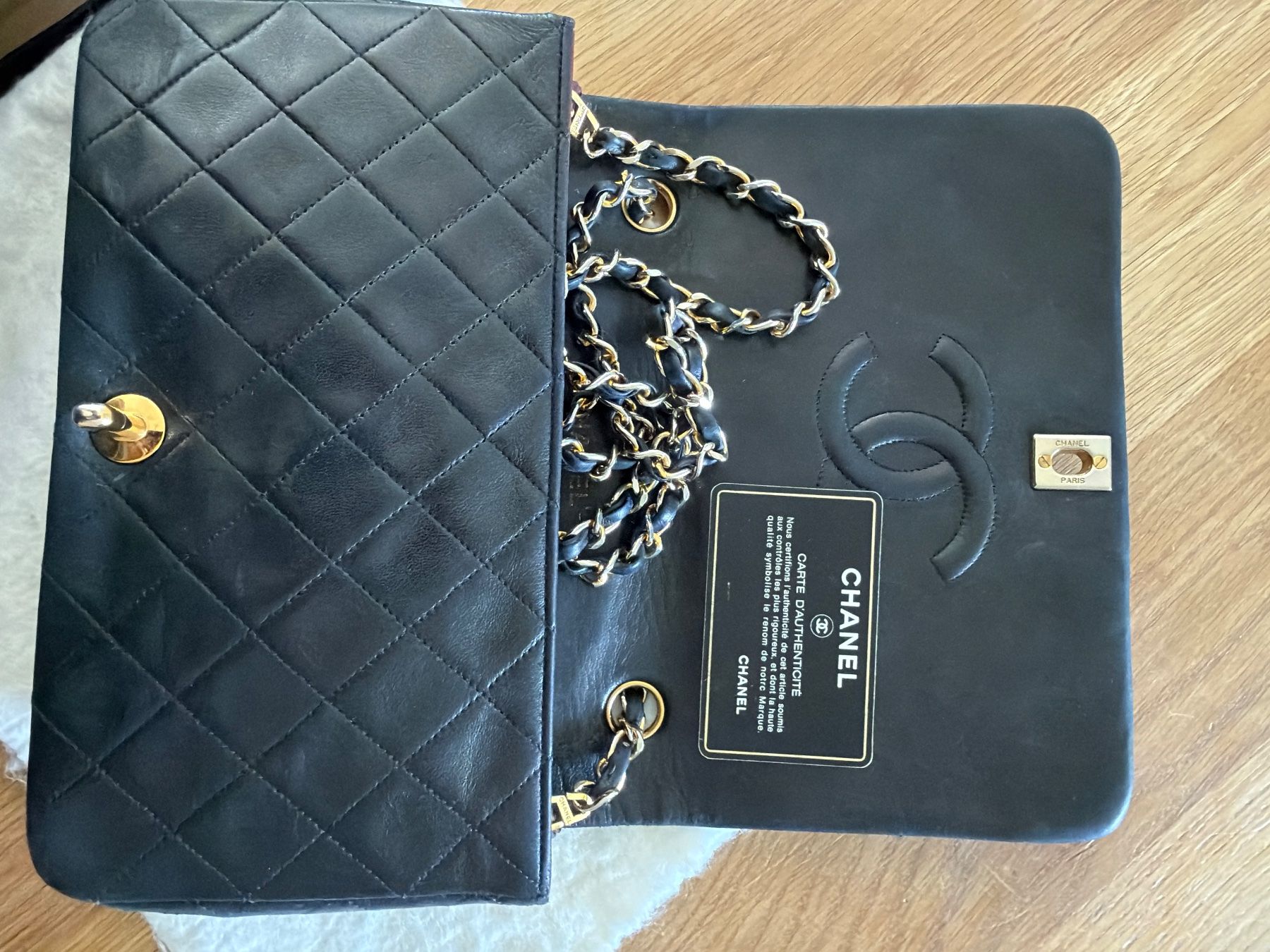 Chanel Taschen für Damen: Vintage Chanel Bag - A Timeless Classic, Great Condition – Gebraucht aus Geneve von esp_8rbh 5