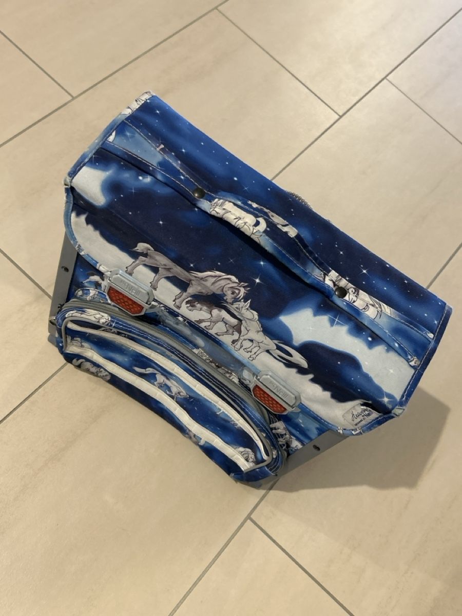 Mc Neill Zaini: Schulranzen mit Pferde Motiv von McNelli – Usato da Weiningen TG venduto da Mis_s7yy