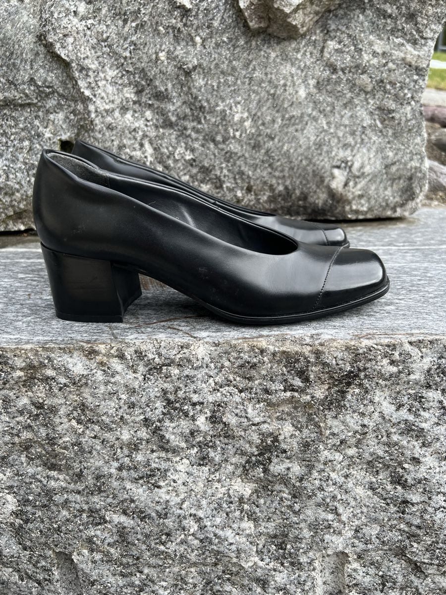 Scarpe da donna: Pumps echt Leder – Nuovo (secondo la descrizione) da Betschwanden venduto da Dognose 1