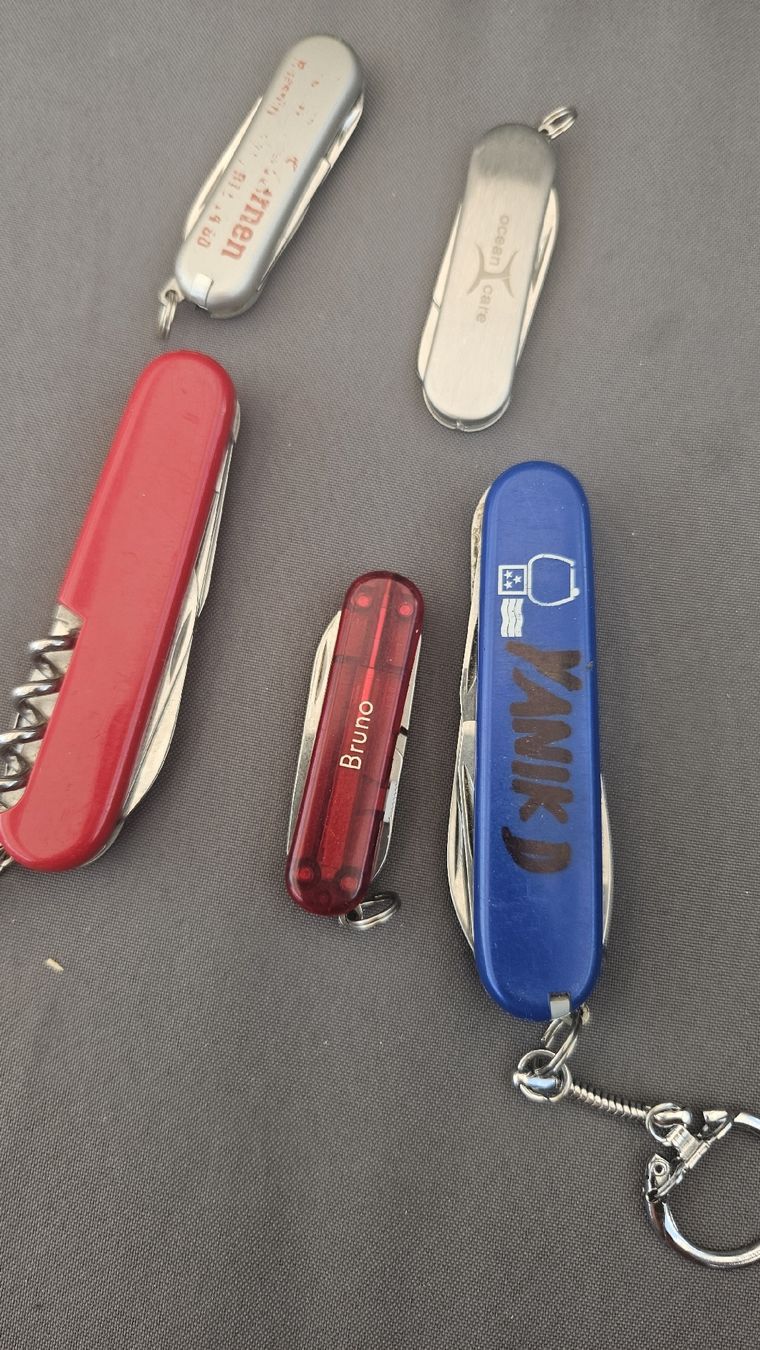 Victorinox Taschenmesser: Lot Taschen Messer  – Gebraucht aus Rickenbach b. Wil von nic_8ljr 1