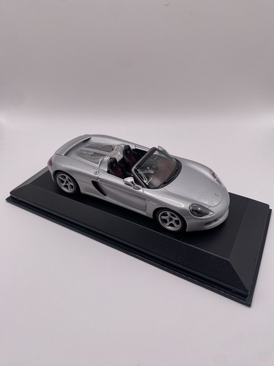 Minichamps Modellini d'auto: Minichamps Porsche Carrera GT Silber Modellauto Displaybase – Nuovo (secondo la descrizione) da Kirchberg BE venduto da swiss_slab 5