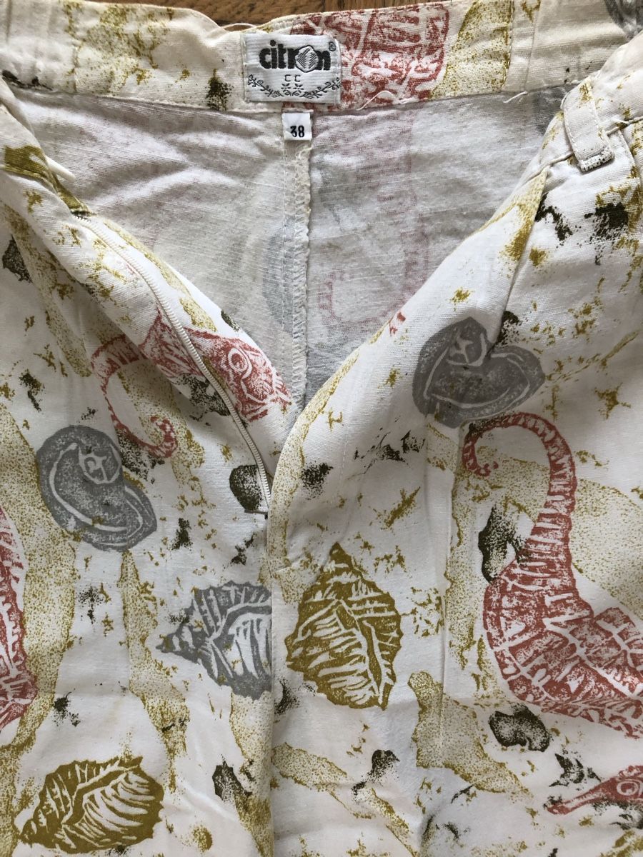 Pantaloni: Leichte Hose ,Gr. 38,  mit schönem Muster – Usato da St.Gallen venduto da sangi56 2