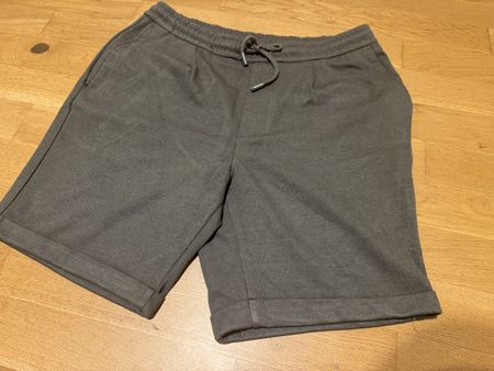 Zara Herren Shorts, Grau, Grösse L, Top Zustand!