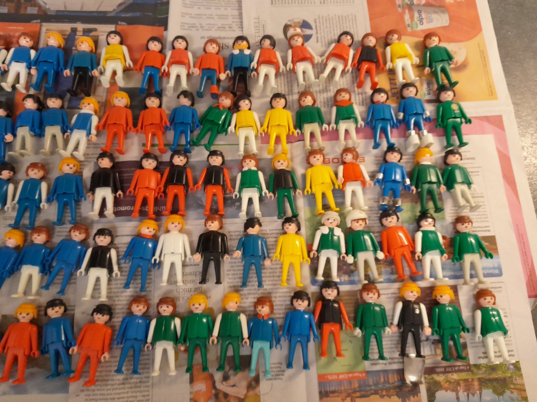 Playmobil Giocattoli: 135 Stück Playmobilfiguren – Usato da Rüti ZH venduto da Alemanni 3