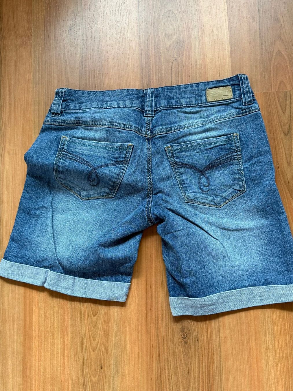 Esprit Pantaloni: Bermudas von Esprit – Usato da Burgdorf venduto da Bizeli 1