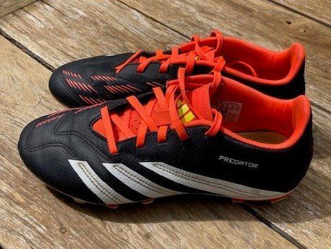 Adidas Schuhe für Jungen: adidas Predator schwarz/orange in Grösse 40 – Gebraucht aus Ried-Brig von Agesolo 2