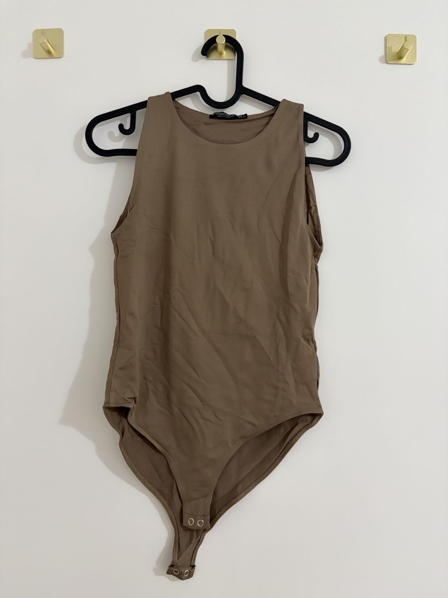 Stradivarius Tops: Body marron bon état – Gebraucht aus Monthey von Sevdije.Kololli