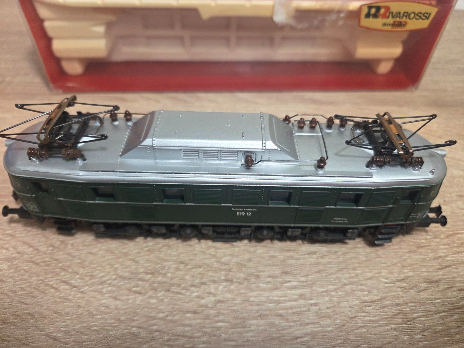 Rivarossi Modellini di ferrovie: Rivarossi 1095 E-Lok E19-12 DB H0 – Usato da St-Aubin-Sauges venduto da Lo_Go 4