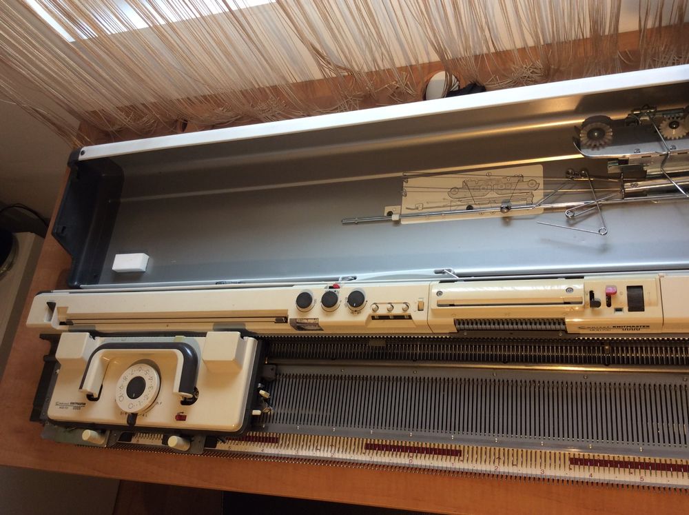 strickmaschine-empisal-knitmaster-mod700-doppelbett-srp-60n-gebraucht