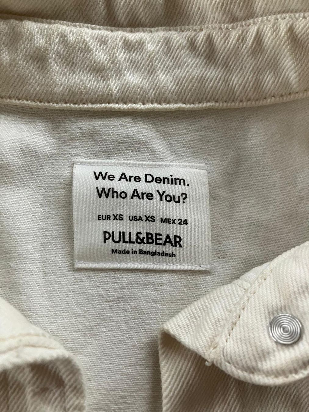 Pull&Bear Giacche: PULL&BEAR Jeansjacke weiss Grösse XS – Usato da Allenwinden venduto da Obalu 1