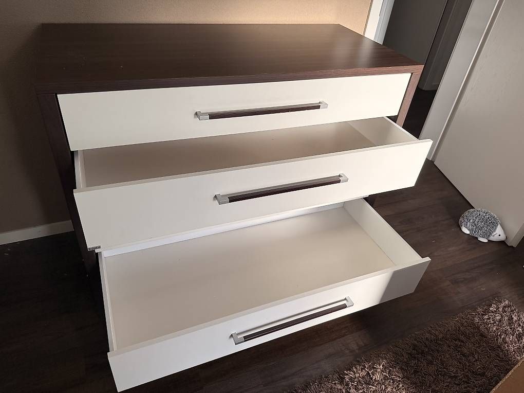 Cassettiere: Commode 4 tiroirs  – Usato da Pully venduto da Alexandre_Gordon 1