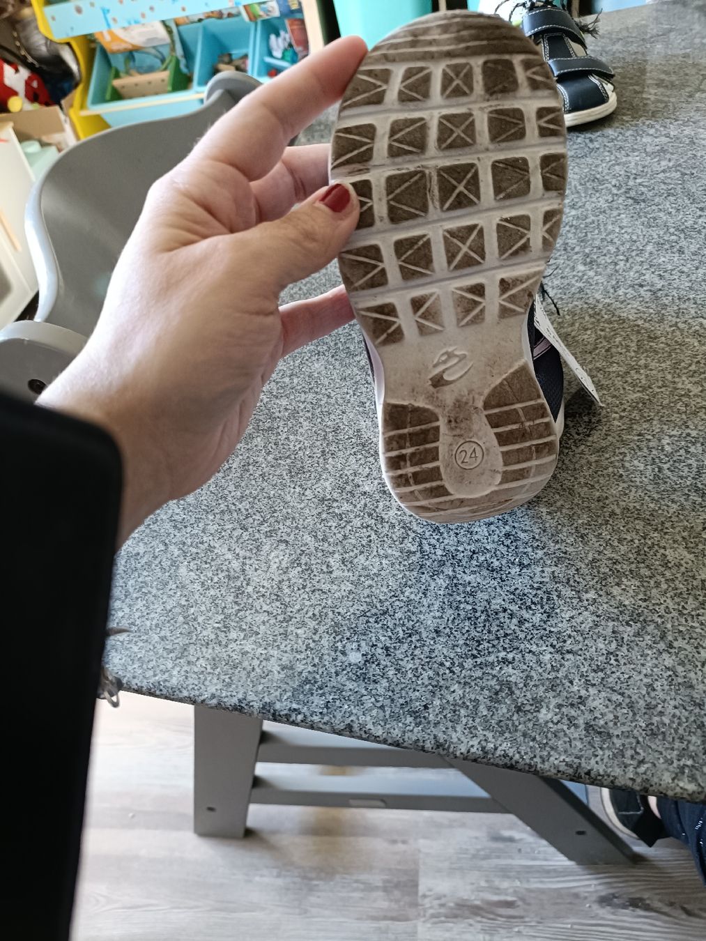 Scarpe per ragazzi: Turnschuhe Gr. 24 – Usato da Tenniken venduto da Pasci1990 2