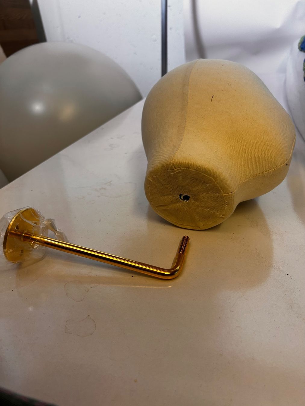 Toutes les décorations: Kopf mit Wandhalterung – D'occasion à Otelfingen par dekor01 1