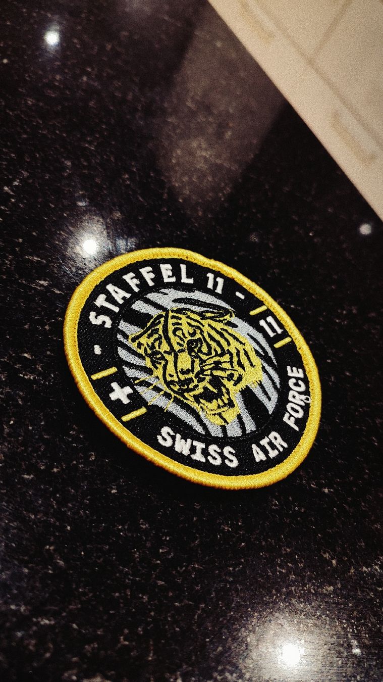 Schweizer Armee Placchette & Badge: Schweizer Luftwaffe Staffel 11 Tiger Patch - Selten! – Nuovo (secondo la descrizione) da Balgach venduto da BlackHawkJFR 1