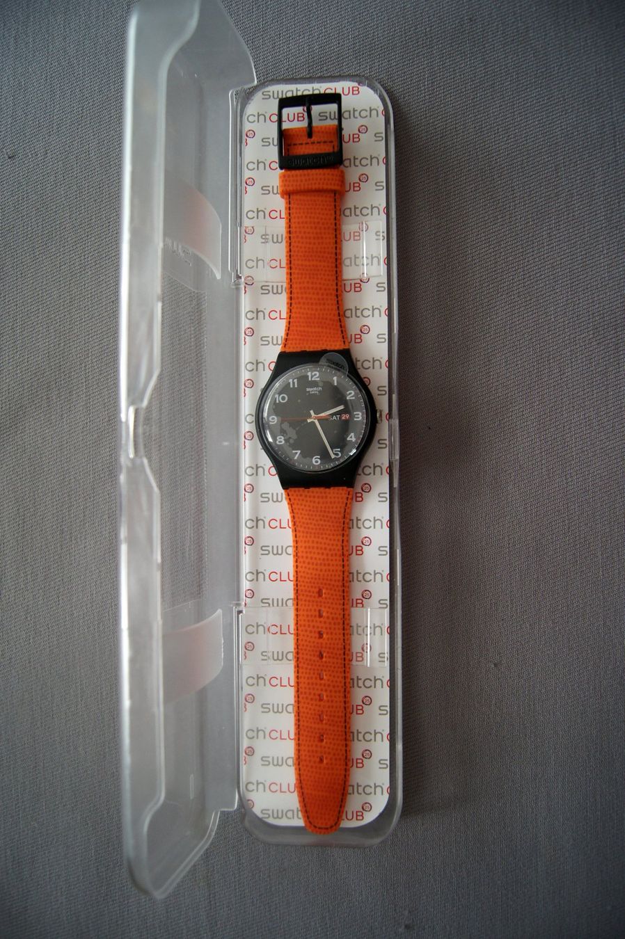 Swatch Orologi: Swatch IT37 in Original-Box mit Datum (Englisch) & Tag – Usato da Geroldswil venduto da ARTEFACTO 4