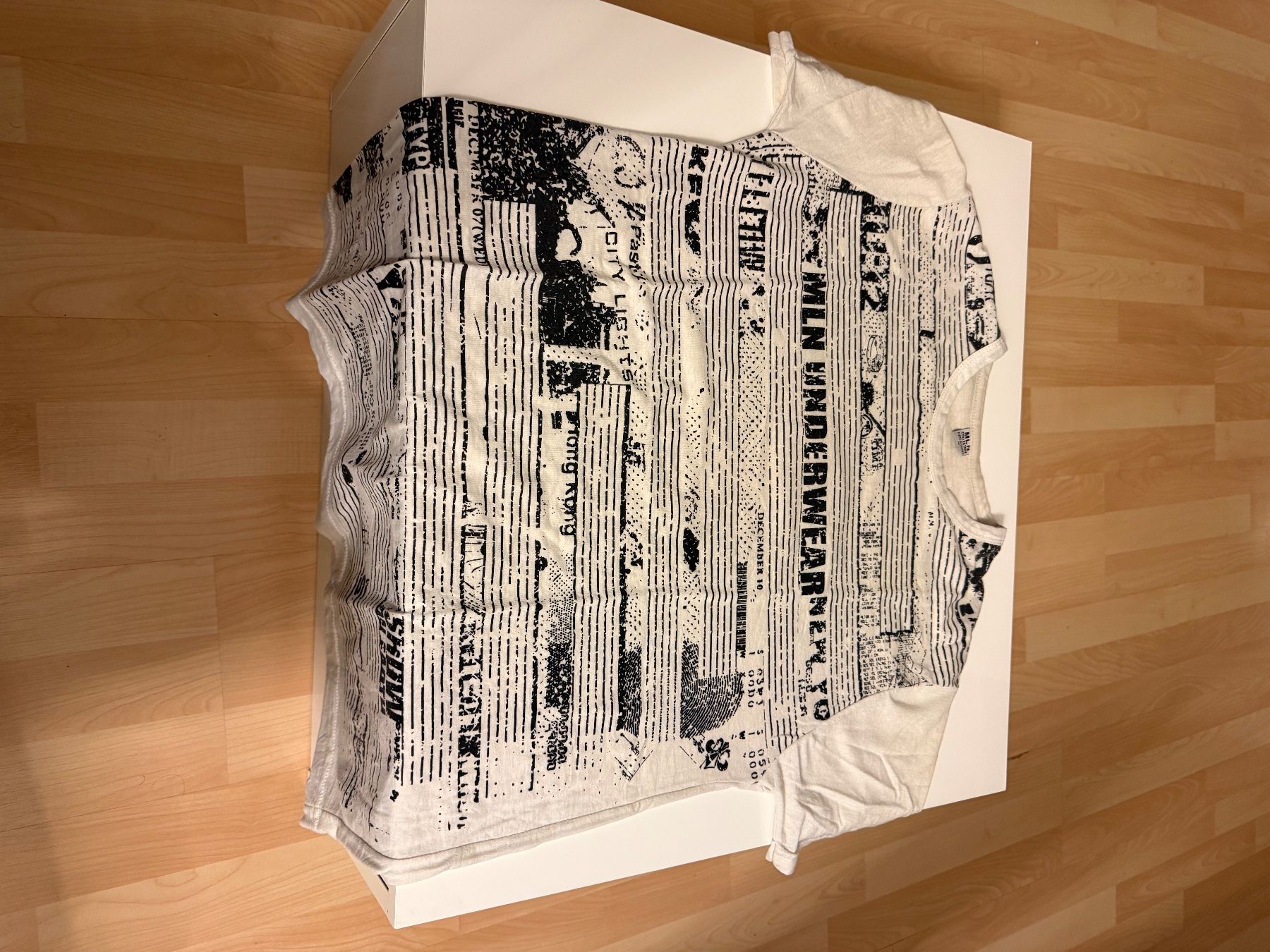 T-shirt: Weisses Shirt – Usato da Suhr venduto da sel_w2yg 3