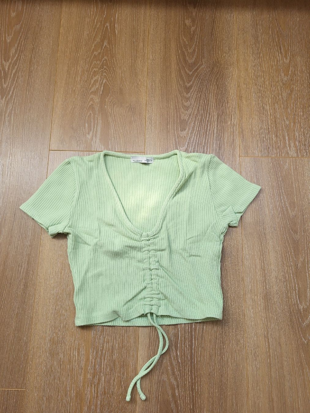 Pull&Bear Camicette, T-shirt & Top: Pull & Bear Haut femme vert taille M bon état – Nuovo (secondo la descrizione) da Le Grand-Saconnex venduto da cle_8269
