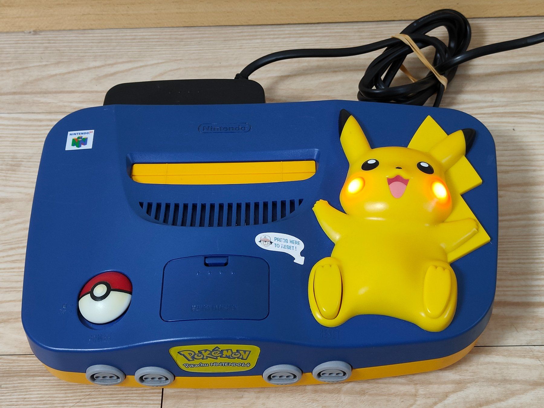 Nintendo Consoles: Console Nintendo 64 "Édition Pokémon Pikachu" + Peluche – D'occasion à Châtelaine par Chompis 6