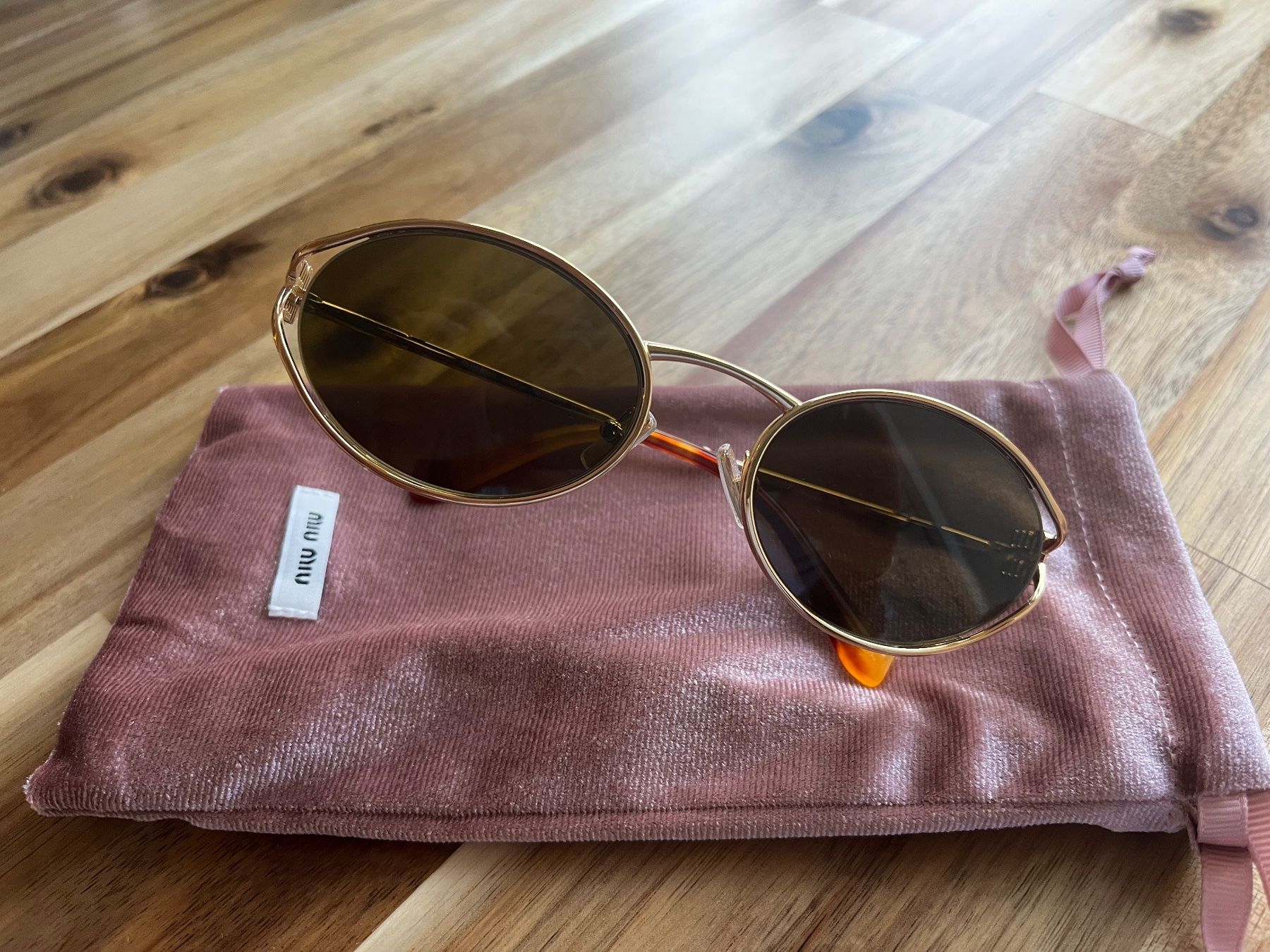 Miu Miu Brillen & Gläser: Miu Miu Sonnenbrille – Neu und originalverpackt aus Brugg AG von bjh6 1